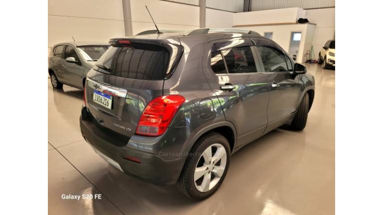 CHEVROLET - TRACKER - 2014/2014 - Cinza - R$ 68.000,00