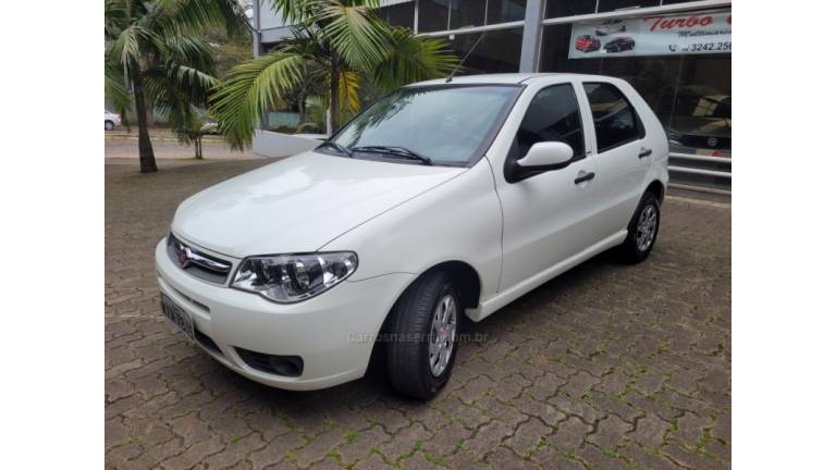 FIAT - PALIO - 2011/2012 - Branca - R$ 30.000,00