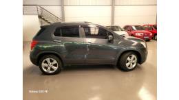 CHEVROLET - TRACKER - 2014/2014 - Cinza - R$ 68.000,00