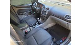 FORD - FOCUS - 2010/2011 - Prata - R$ 38.000,00