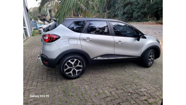 RENAULT - CAPTUR - 2018/2019 - Prata - R$ 73.000,00