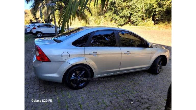 FORD - FOCUS - 2010/2011 - Prata - R$ 38.000,00