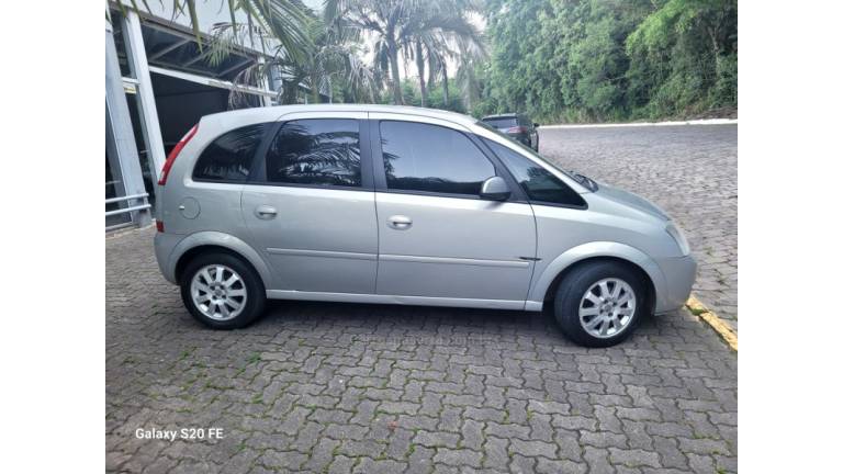 CHEVROLET - MERIVA - 2004/2004 - Bege - R$ 20.000,00