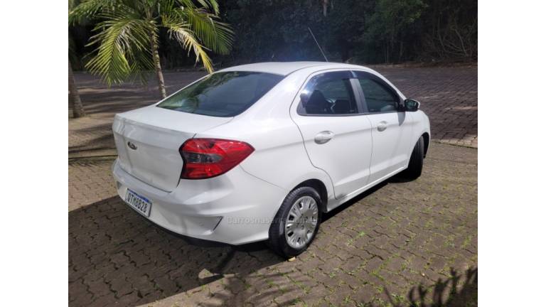 FORD - KA - 2019/2020 - Branca - R$ 60.000,00