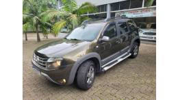 RENAULT - DUSTER - 2015/2015 - Verde - R$ 58.000,00